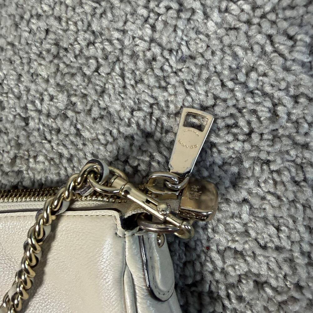 Coach Carrie Cross Body Bag Purse Womens Medium White Leather Chain Zip F22212 - Picture 10 of 12